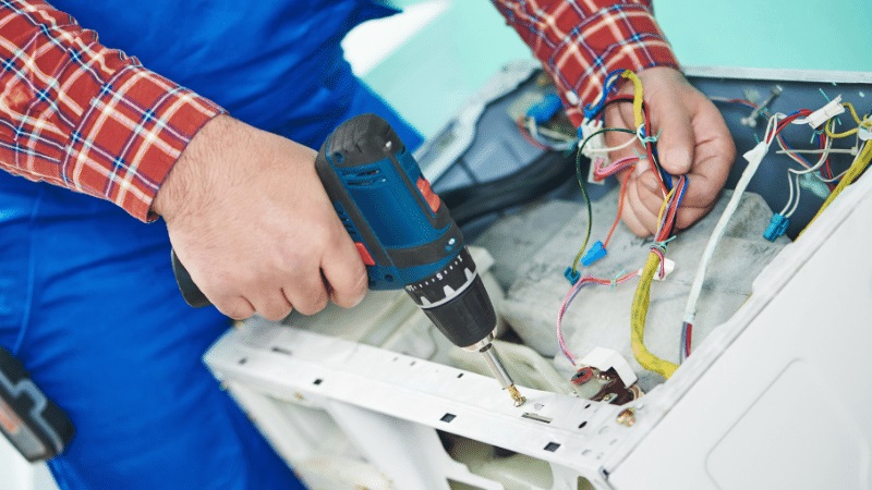 Karamürsel Electrolux Electrolux çamaşır makinesi kart tamiri – Su almama arızası orijinal parça ile giderildi. - Teknik servis örneği